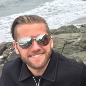 Meet your Posher, Derrick